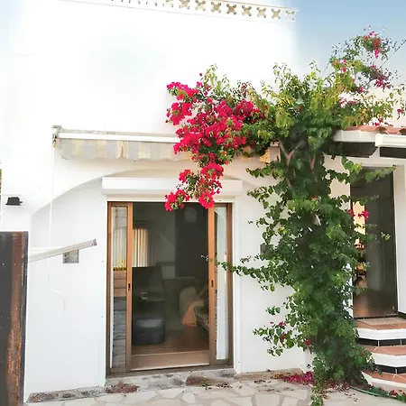 Charming In L'escala, Private Pool And Sea View Villa L' Escala