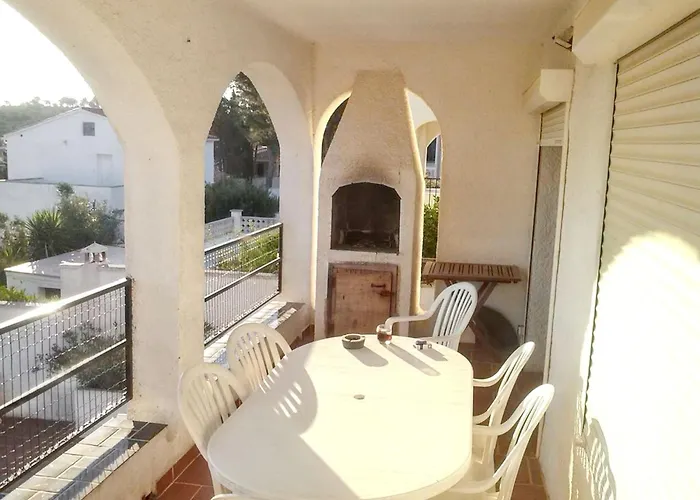 فيلة Charming In L'escala, Private Pool And Sea View