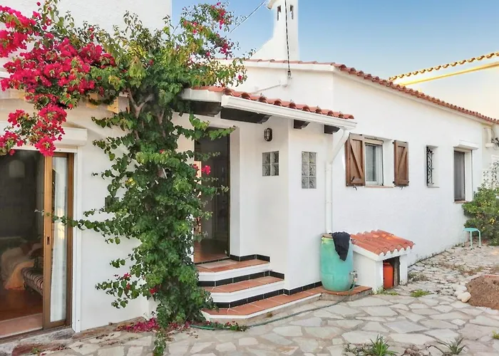 Charming In L'escala, Private Pool And Sea View فيلة