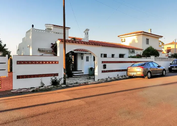 فيلة Charming In L'escala, Private Pool And Sea View *