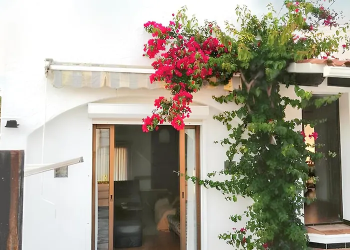 Charming In L'escala, Private Pool And Sea View فيلة L' Escala