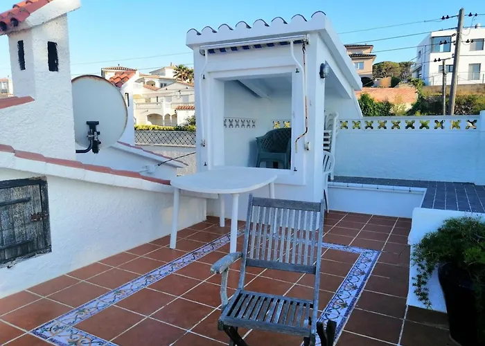 Charming In L'escala, Private Pool And Sea View فيلة L' Escala